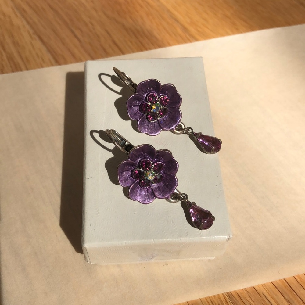 New Never Worn Purple Jewel Flower Earrings